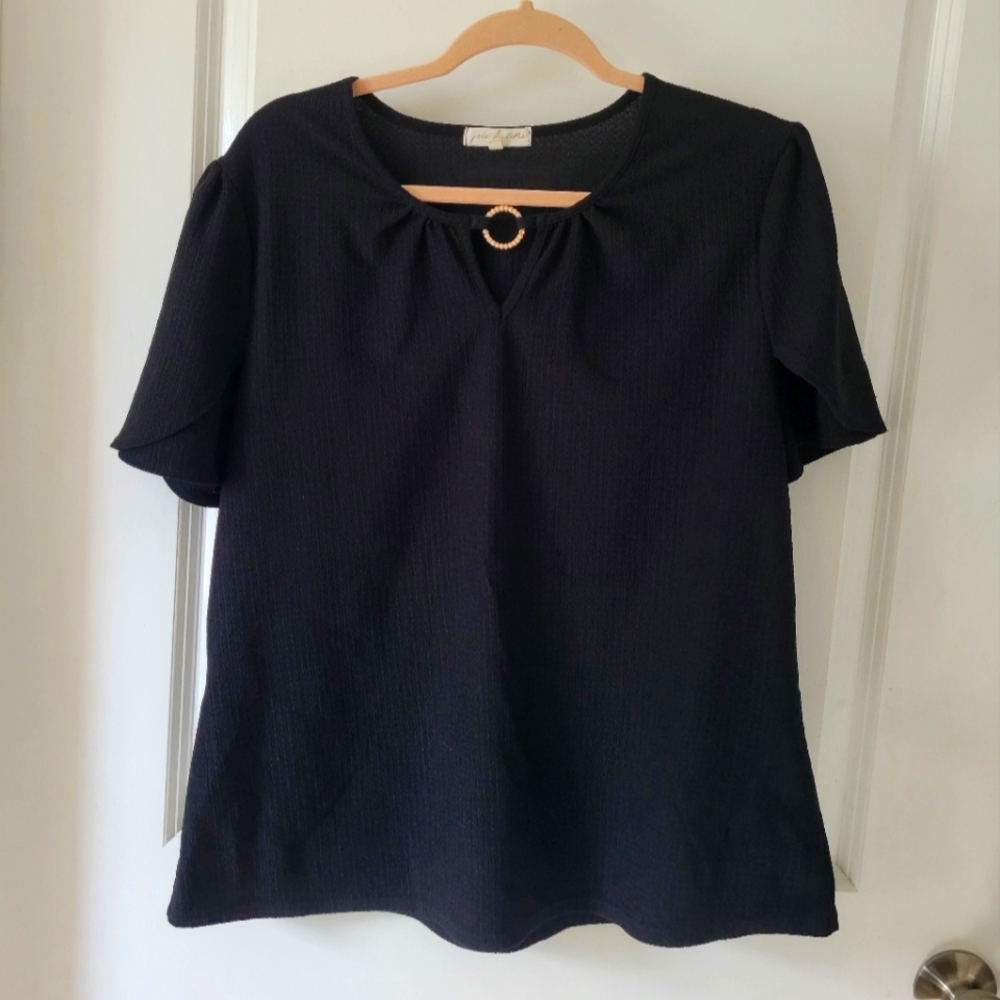 Elegant Black with pearl accent Women's Top blouse 1X EUC
